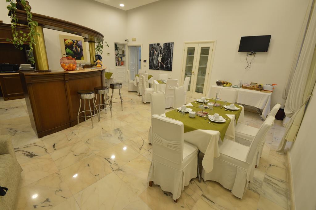 B&B Palazzo Ruffo Di Bagnara Napels Buitenkant foto