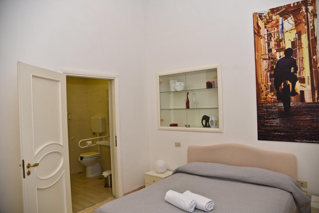 B&B Palazzo Ruffo Di Bagnara Napels Buitenkant foto