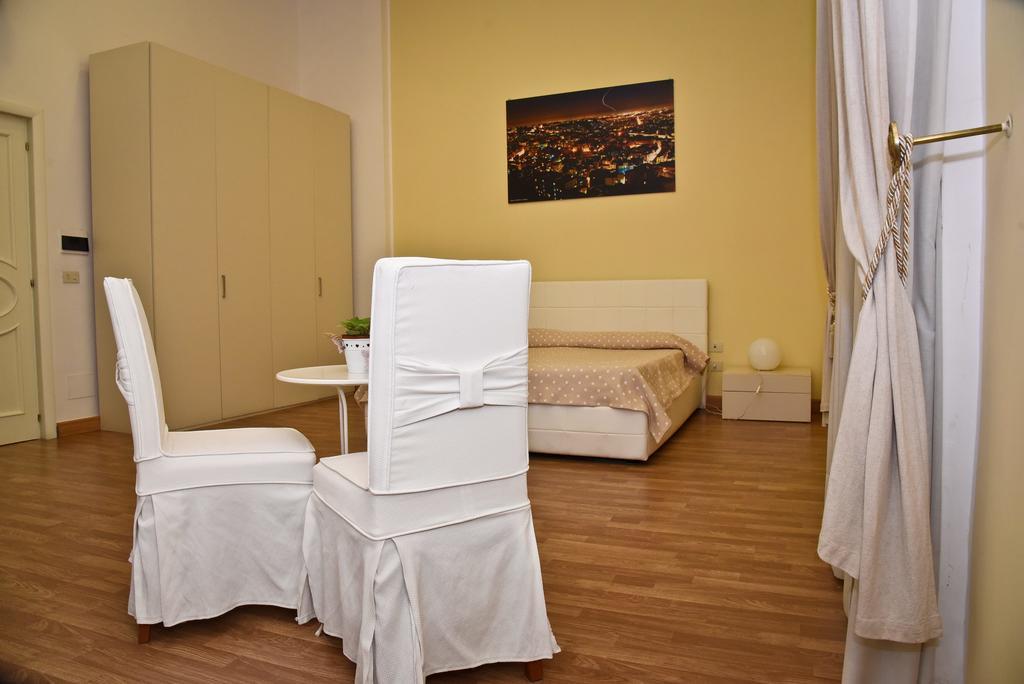 B&B Palazzo Ruffo Di Bagnara Napels Buitenkant foto
