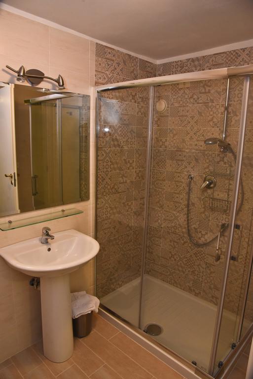 B&B Palazzo Ruffo Di Bagnara Napels Buitenkant foto