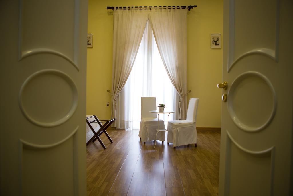 B&B Palazzo Ruffo Di Bagnara Napels Buitenkant foto