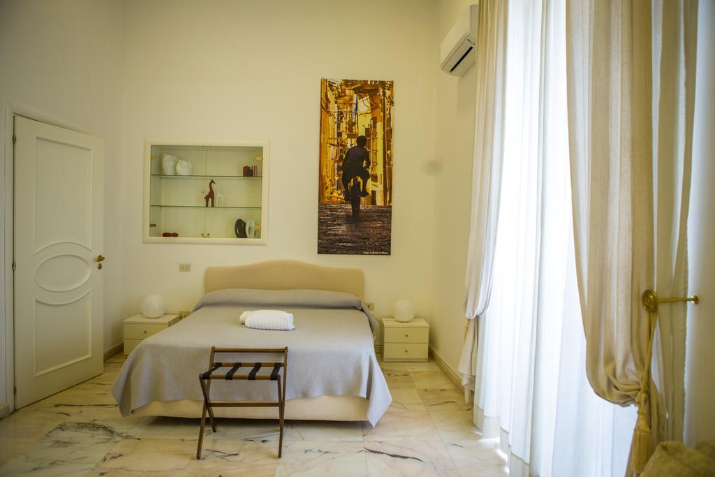 B&B Palazzo Ruffo Di Bagnara Napels Buitenkant foto