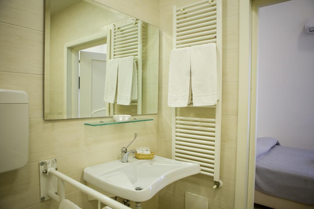 B&B Palazzo Ruffo Di Bagnara Napels Buitenkant foto