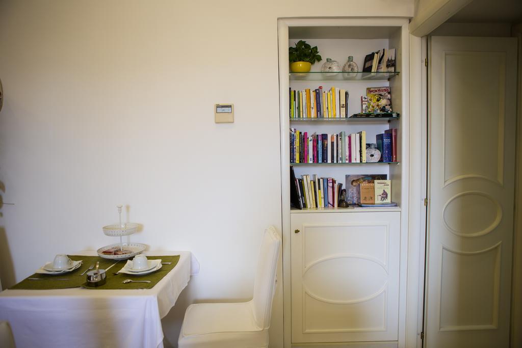 B&B Palazzo Ruffo Di Bagnara Napels Buitenkant foto