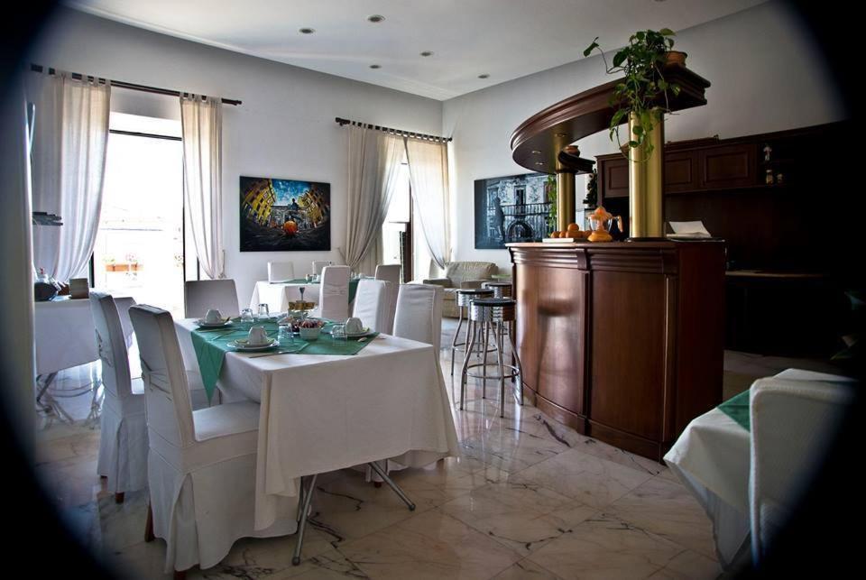 B&B Palazzo Ruffo Di Bagnara Napels Buitenkant foto
